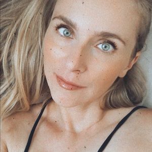 Meet your Posher, Helena 🍒🍒🍒